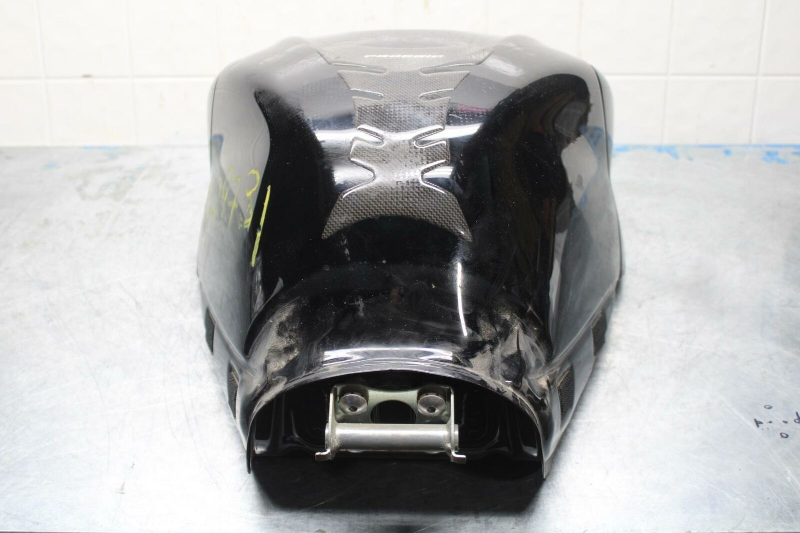 15-21 SUZUKI GSXR600 GAS TANK FUEL CELL PETROL RESERVOIR BB418