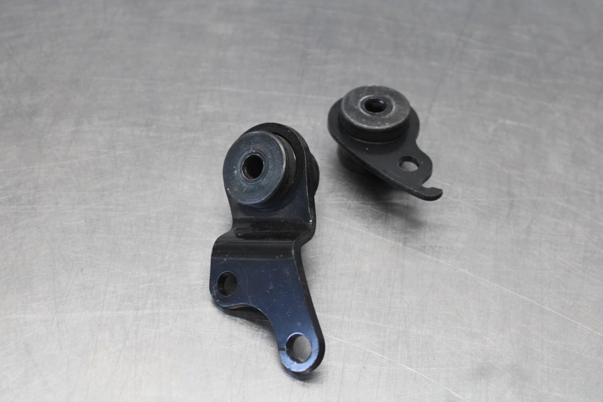 11-26 SUZUKI GSXR750 EXHAUST PIPE MUFFLER CAN BRACKETS BB882
