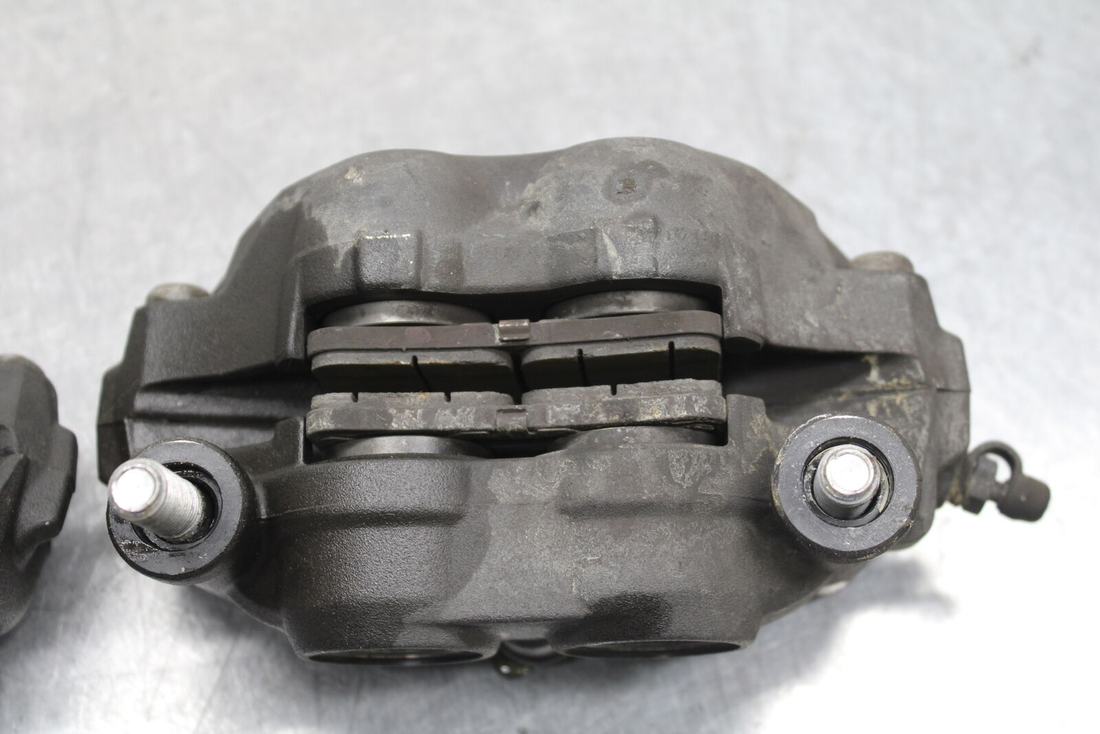 12-13 KAWASAKI Z1000 RIGHT LEFT FRONT BRAKE CALIPER SET PAIR CALIPERS BB743