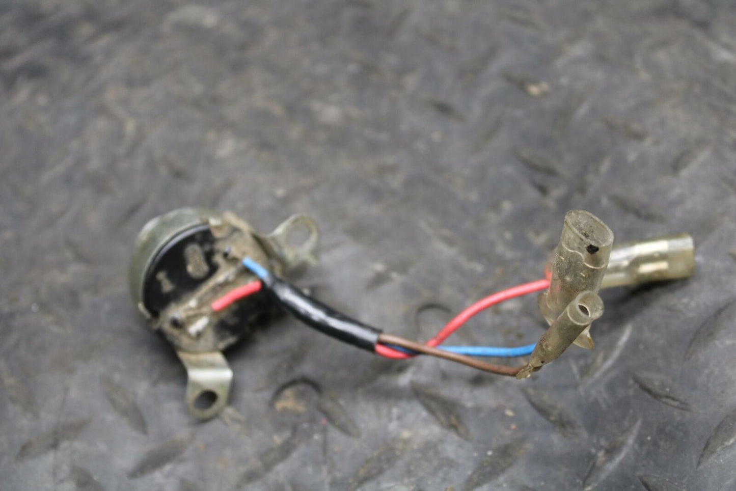 71 YAMAHA L5 KILL OFF SWITCH IGNITION STEERING LOCKSET NO KEY BB230
