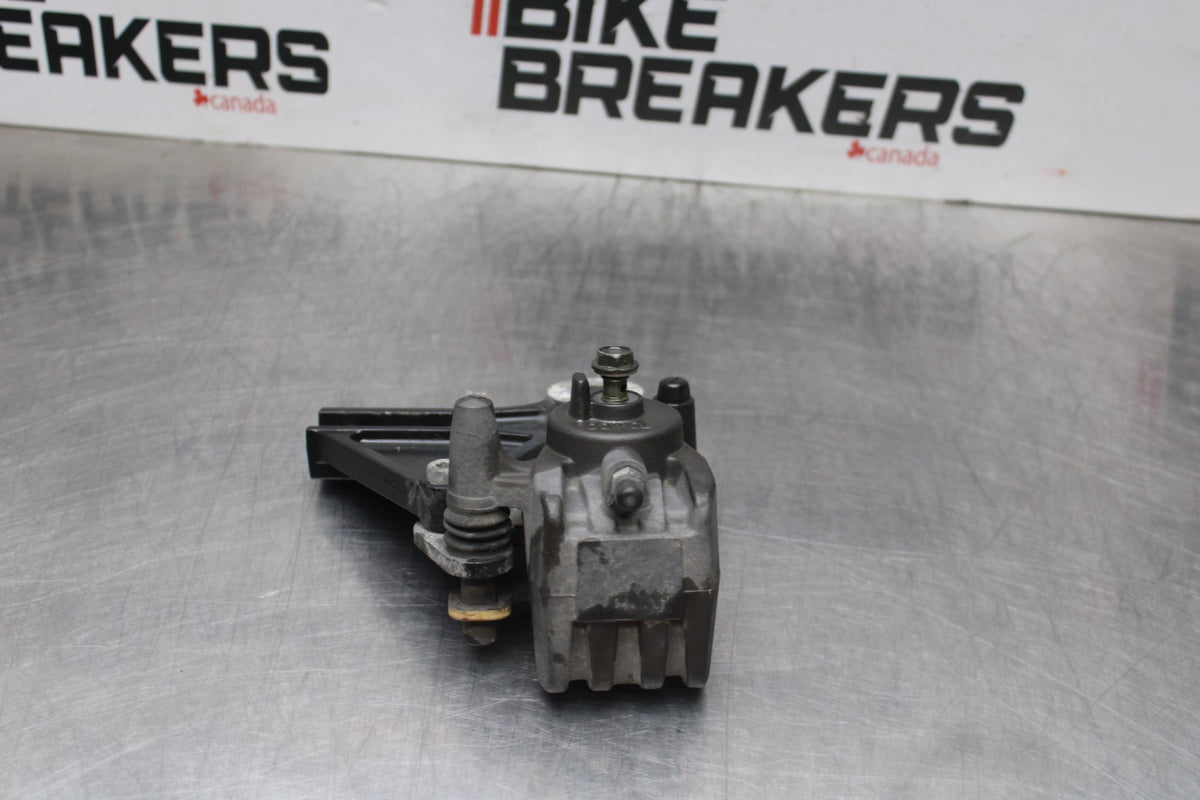 06-07 KAWASAKI NINJA 650R EX650A REAR BACK BRAKE CALIPER W MOUNT BRACKET BB774