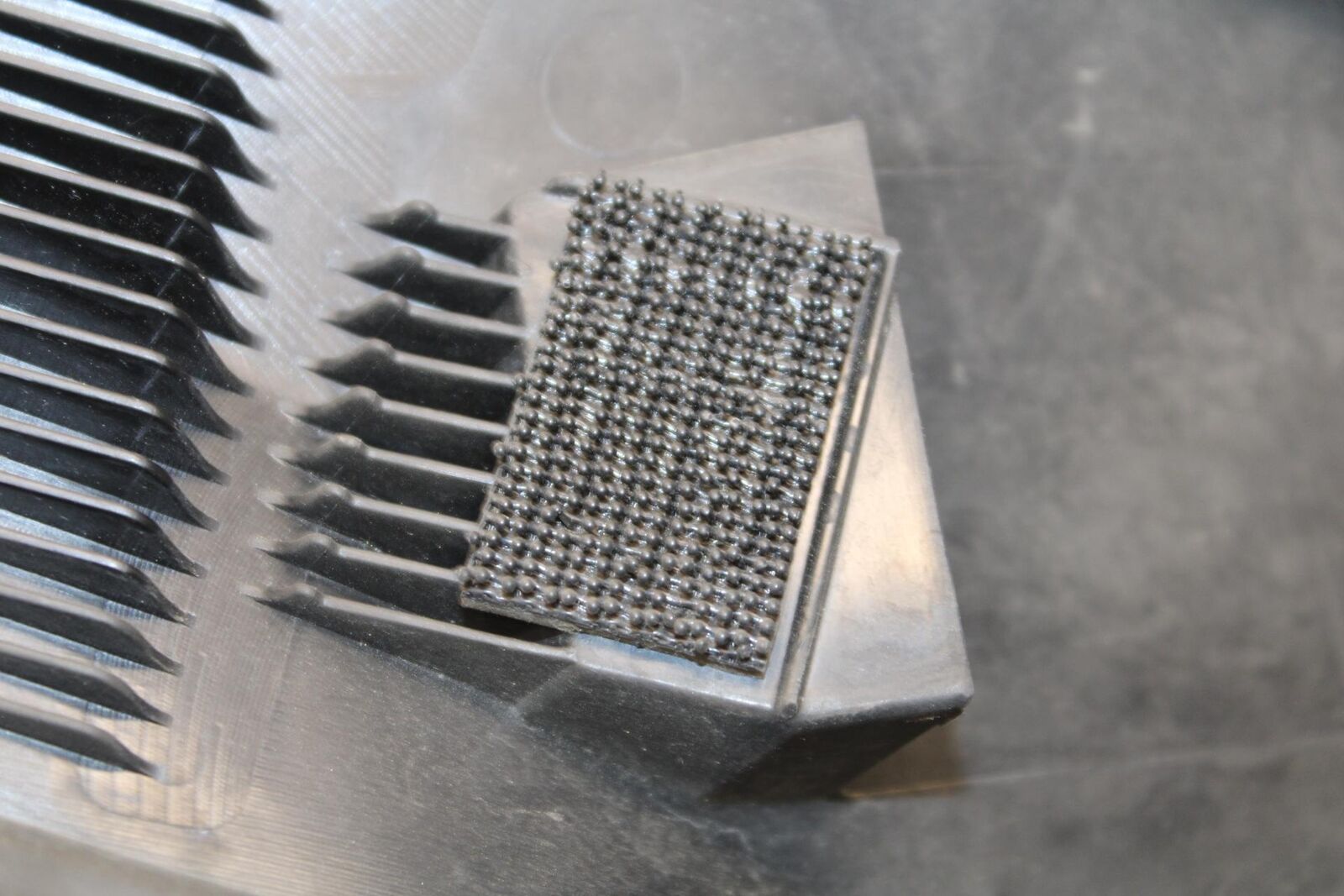 2011 Kawasaki Ninja ZX6R ZX600R RIGHT LEFT FRONT SIDE SEAT SADDLE PANEL  BB587