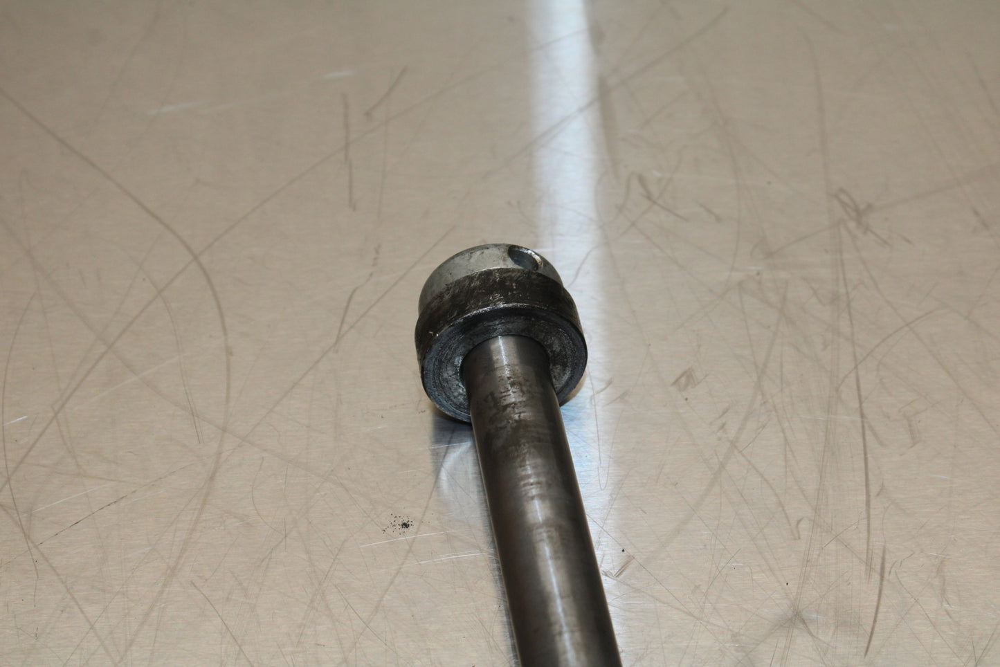 86 SUZUKI GS750ES REAR AXLE BACK WHEEL RIM PIVOT BOLT AXEL BB140