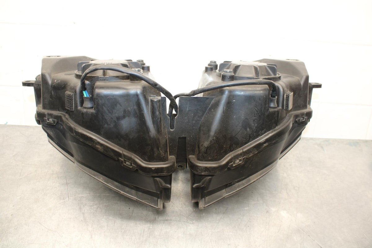 2008 Honda CBR1000RR FRONT HEADLIGHT HEAD LIGHT LAMP 33102-MFL-305 BB579