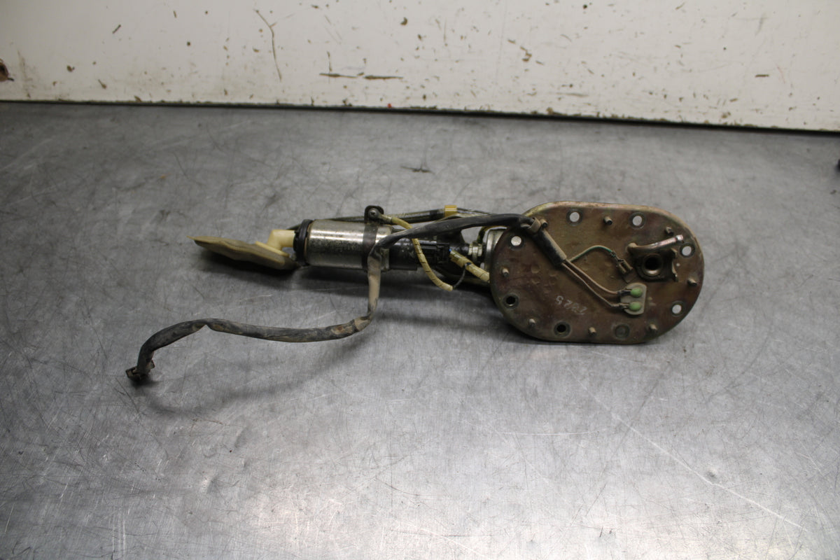 02-04 HONDA VTX1800S FUEL GAS PUMP BB712