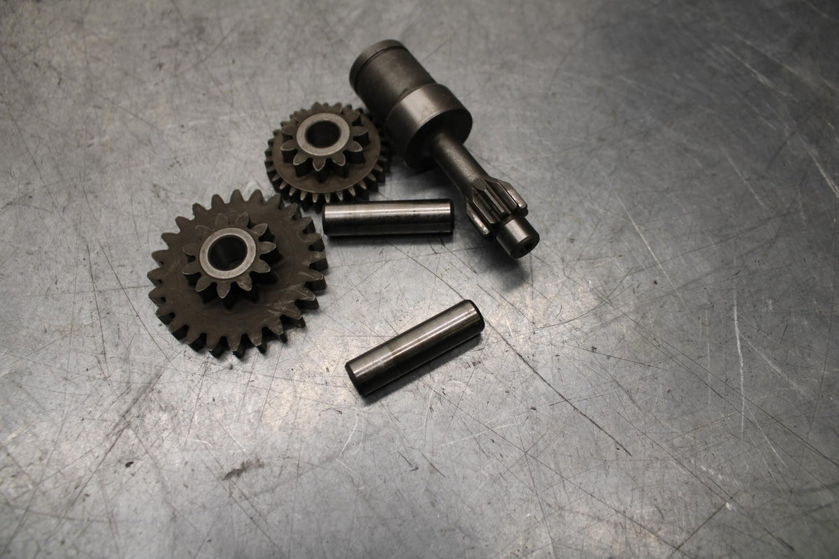 89-90 YAMAHA FZR600 ENGINE MOTOR IDLER IDLING GEAR BB76
