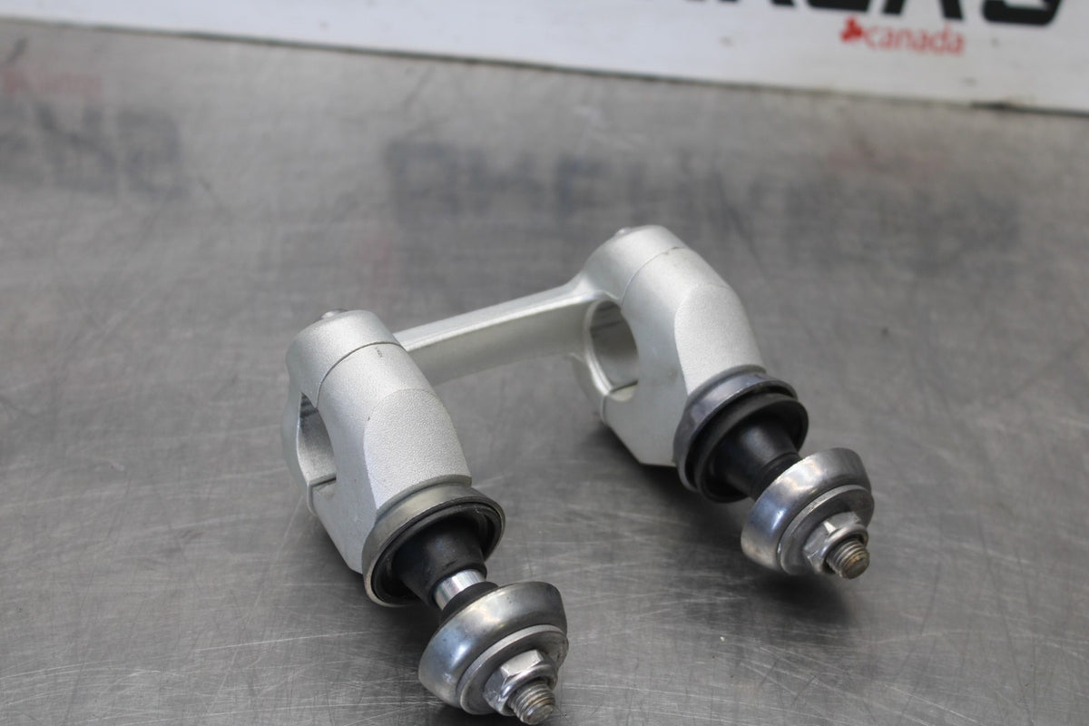 12 TRIUMPH STREET TRIPLE R HANDLEBAR RISERS BB914