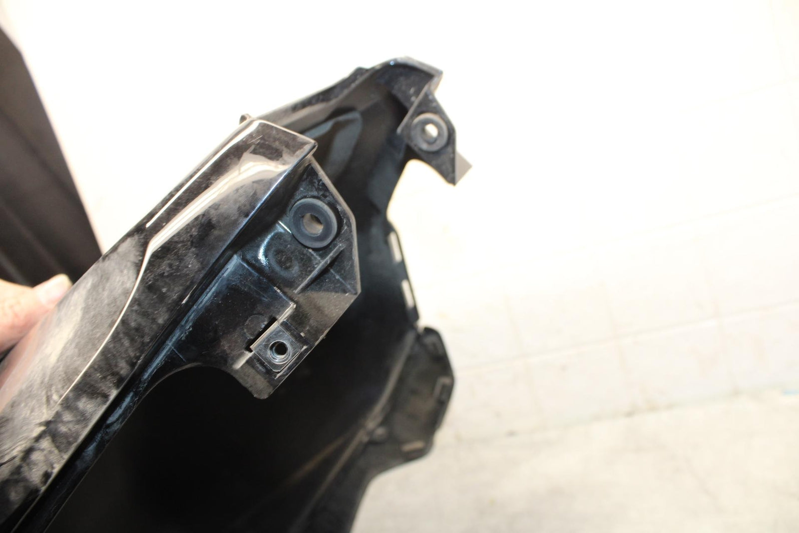 06-07 HONDA CBR1000RR GAS TANK FUEL CELL COVER FAIRING COWL BB464
