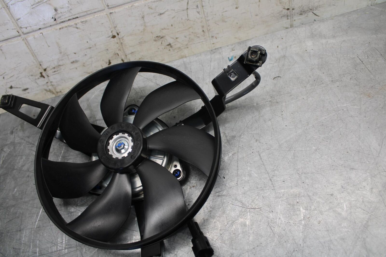 19-20 KAWASAKI NINJA ZX6R ENGINE RADIATOR COOLING FAN BB517