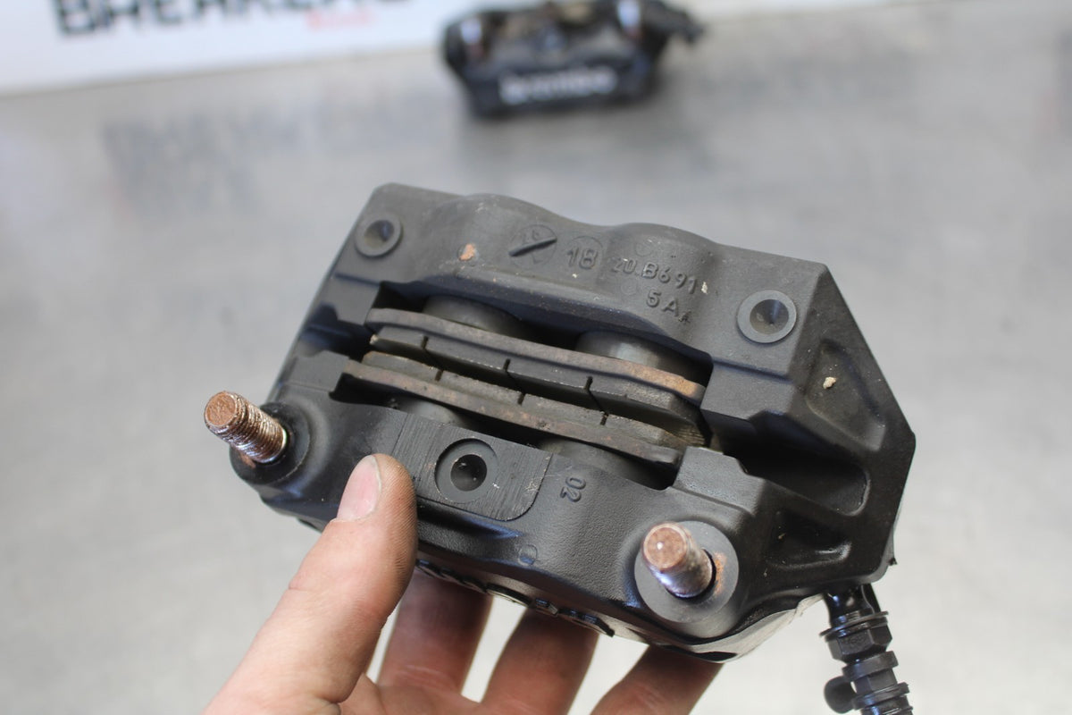 20 TRIUMPH STREET TRIPLE 765 RIGHT LEFT FRONT BRAKE CALIPER SET PAIR BB864
