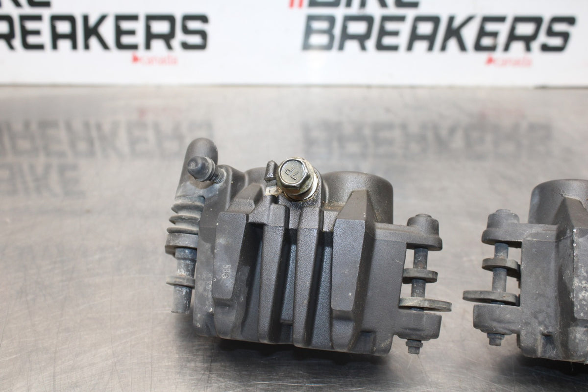 06 SUZUKI SV650S RIGHT LEFT FRONT BRAKE CALIPER SET PAIR CALIPERS BB783
