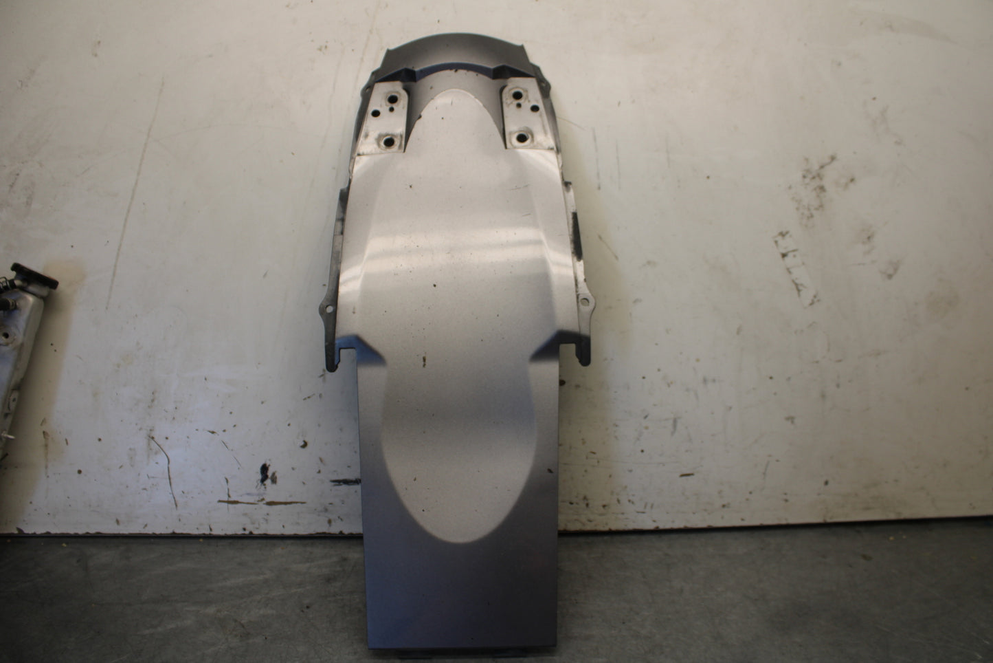 05-06 SUZUKI GSXR1000 REAR BACK TAIL UNDERTAIL FAIRING COWL FENDER BB663