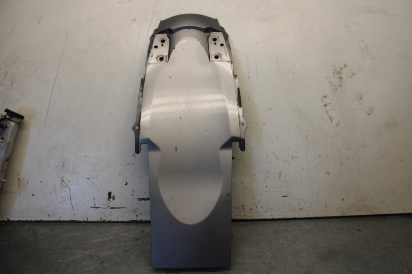 05-06 SUZUKI GSXR1000 REAR BACK TAIL UNDERTAIL FAIRING COWL FENDER BB663