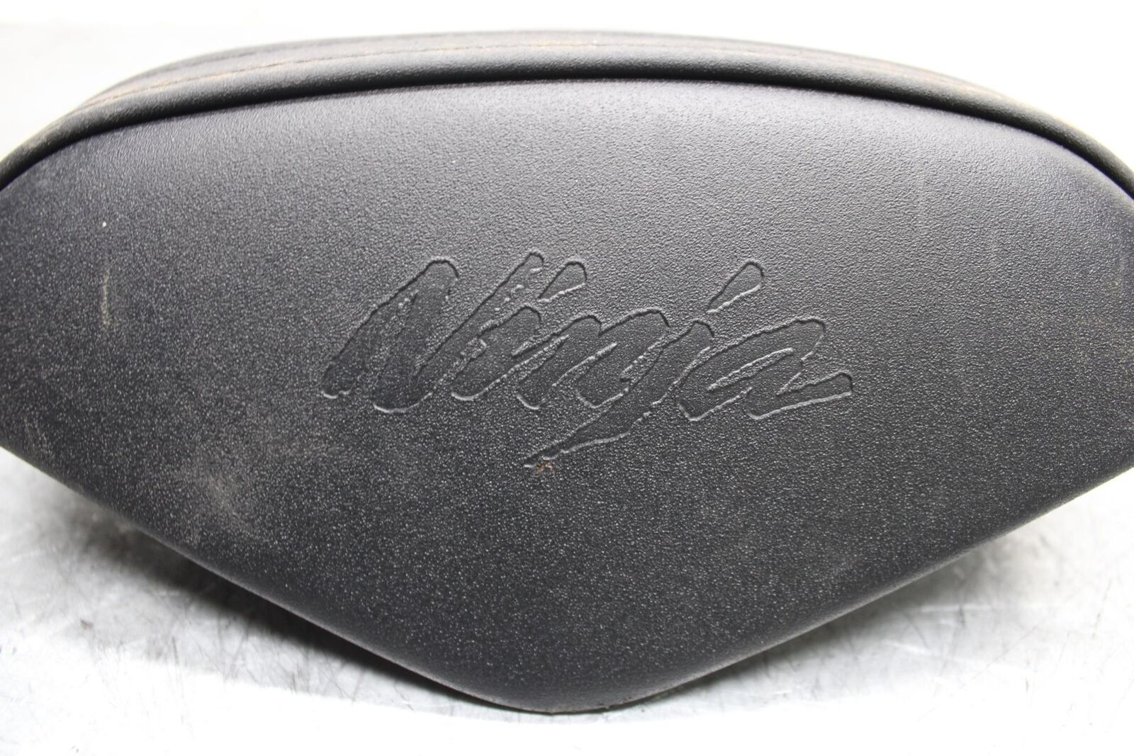 2009 Kawasaki Ninja ZX6R ZX600R REAR BACK PASSENGER TANDEM SEAT PAD SADDLE BB548