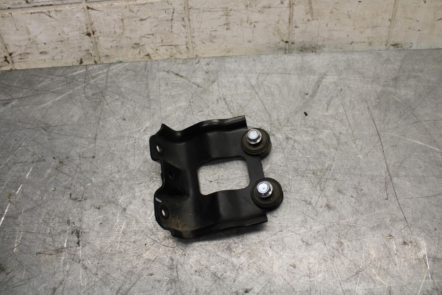 2015 Yamaha YZF R3 GAS TANK FUEL CELL PETROL RESERVOIR BRACKET MOUNT BB526