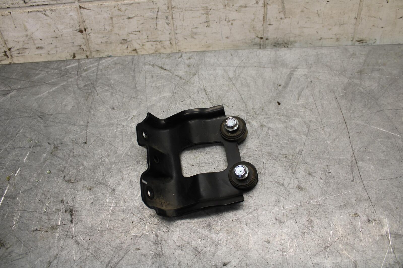 2015 Yamaha YZF R3 GAS TANK FUEL CELL PETROL RESERVOIR BRACKET MOUNT BB526