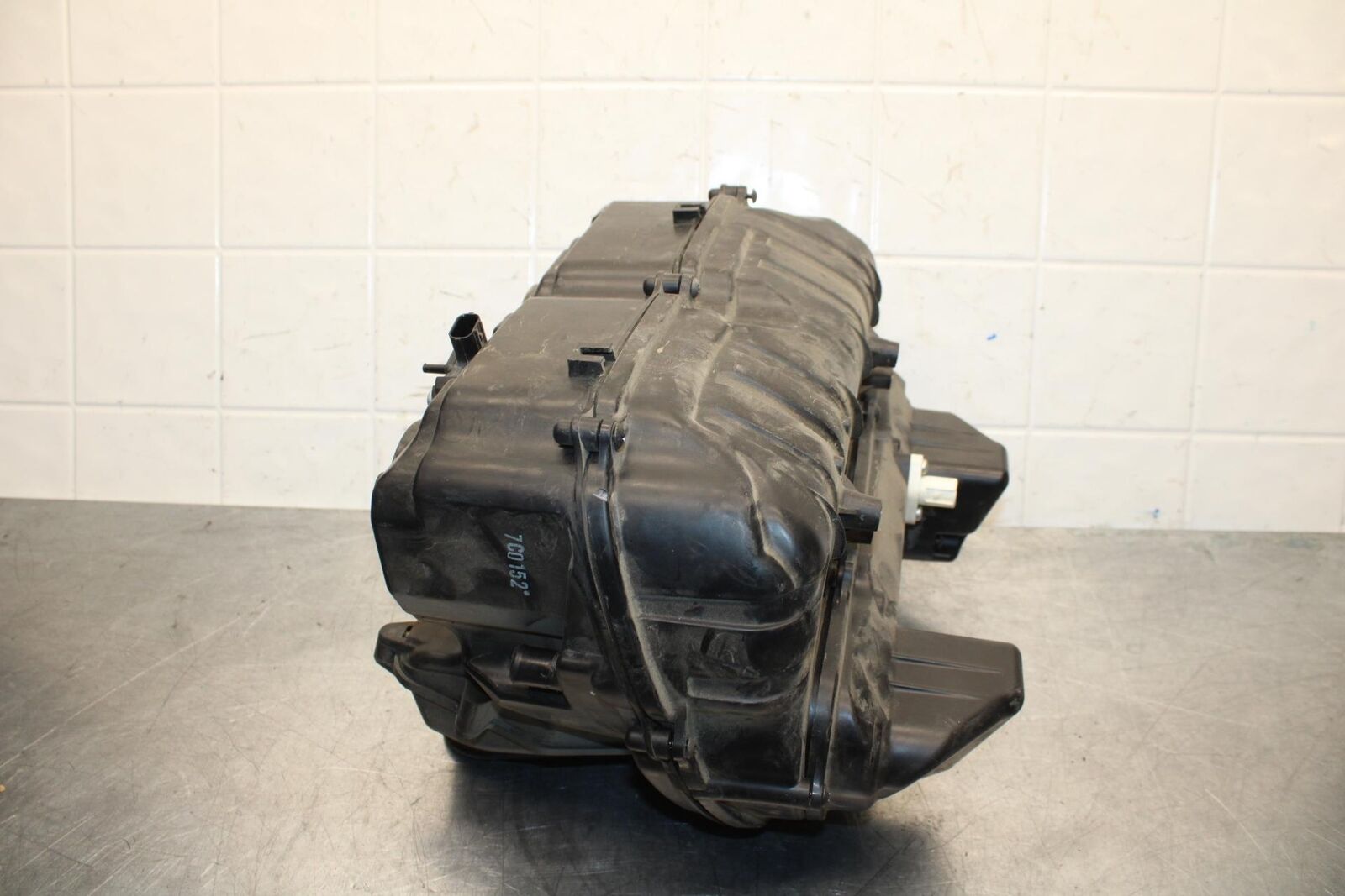 2007 Honda CBR600RR AIRBOX AIR INTAKE FILTER BOX 17220-MFJ-D00 17240-MFJ-D00 BB5