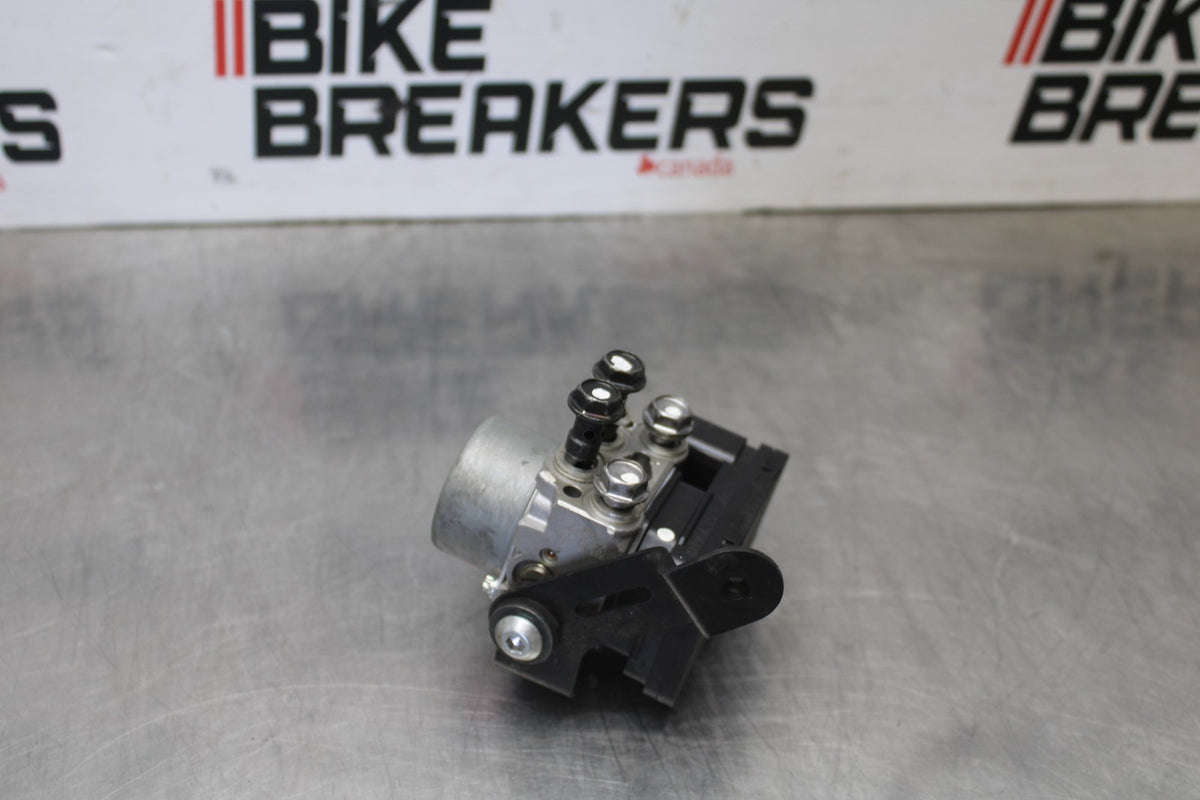 23-26 KAWASAKI NINJA ZX4RR ABS PUMP UNIT MODULE BB898