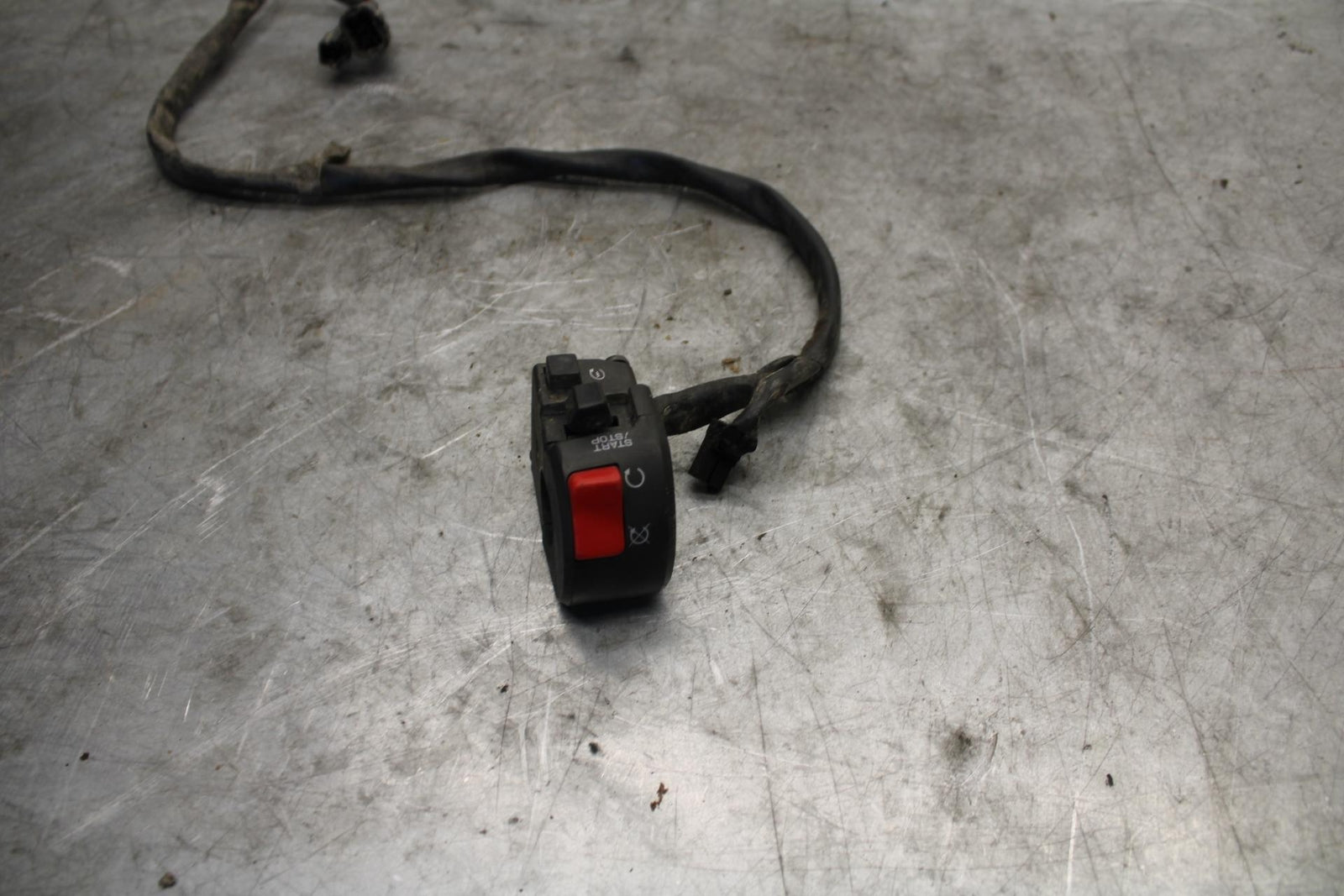 09-12 KAWASAKI NINJA ZX6R RIGHT CLIP ON HANDLE KILL OFF START SWITCH BB544