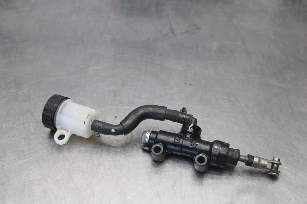 23-26 KAWASAKI NINJA ZX4RR REAR BACK BRAKE MASTER CYLINDER W RESERVOIR BB898