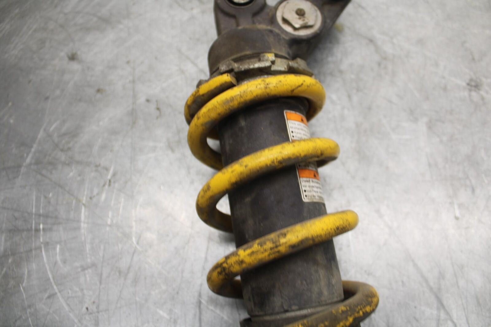 2004 Suzuki GSXR600 REAR BACK SHOCK ABSORBER SUSPENSION 62100-29G00-163 BB329 B