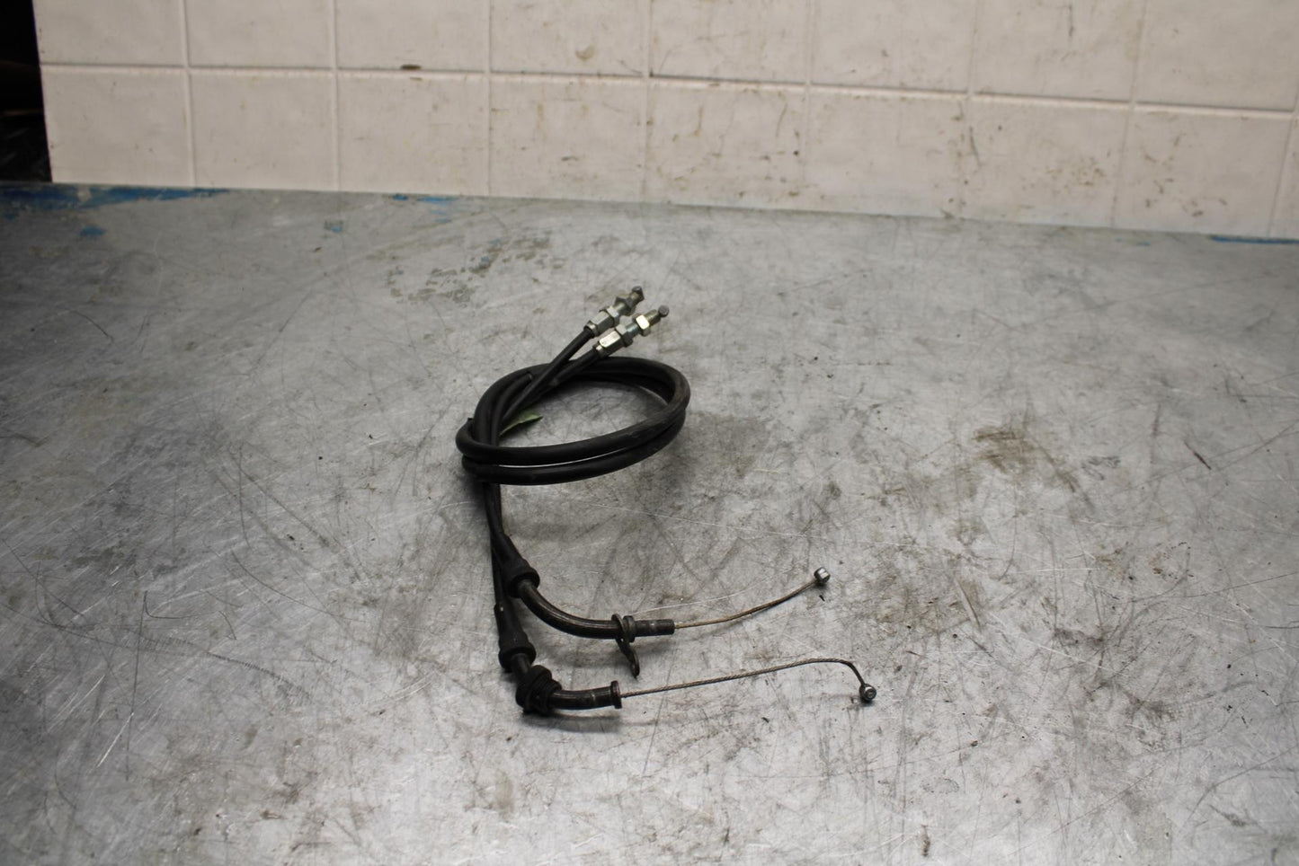 99-07 SUZUKI HAYABUSA GSX1300R THROTTLE CABLES LINES BB426