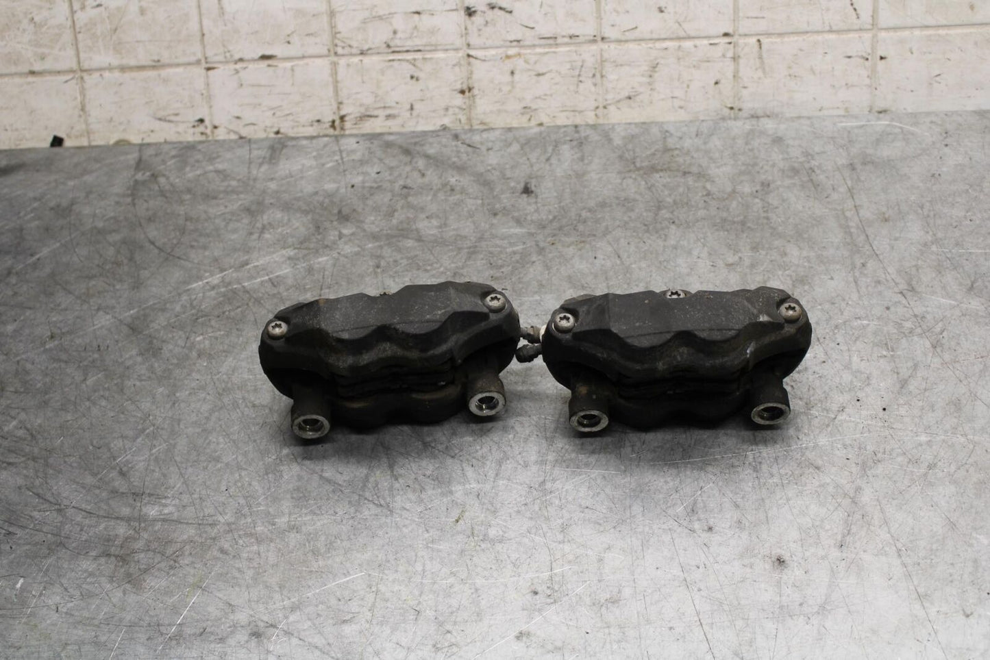 06-07 SUZUKI GSXR600 750 RIGHT LEFT FRONT BRAKE CALIPER SET PAIR CALIPERS BB543B
