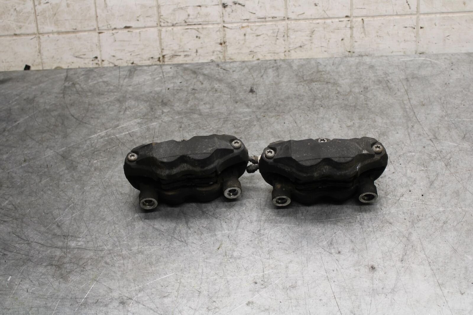 06-07 SUZUKI GSXR600 750 RIGHT LEFT FRONT BRAKE CALIPER SET PAIR CALIPERS BB543B