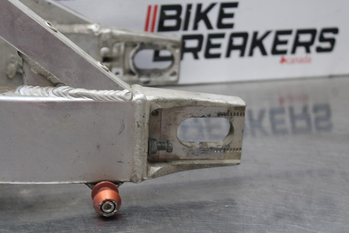 00 SUZUKI GSXR750 REAR SWINGARM BACK SUSPENSION SWING ARM BB820