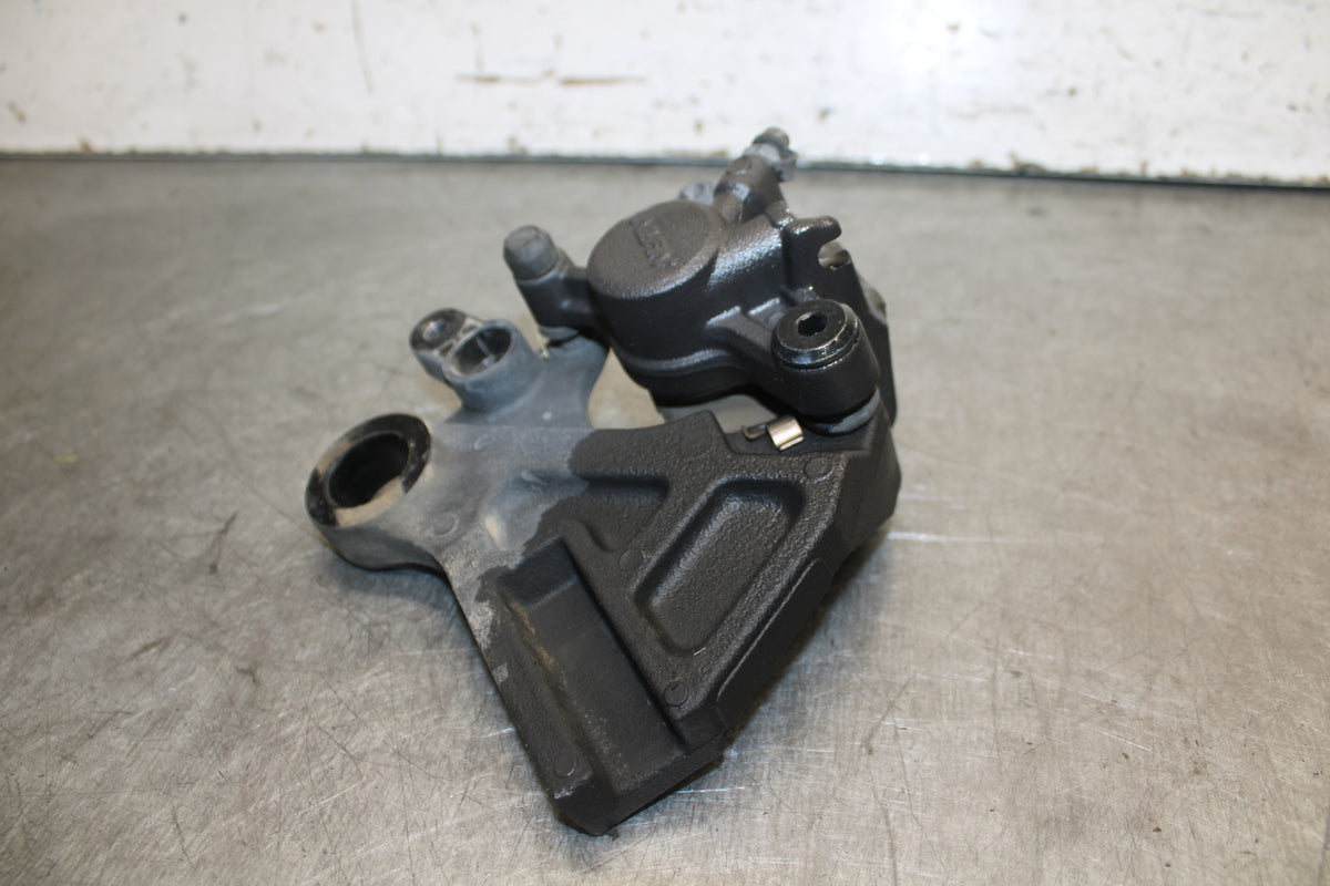 19-23 KAWASAKI NINJA ZX6R REAR BACK BRAKE CALIPER W MOUNT BRACKET BB701