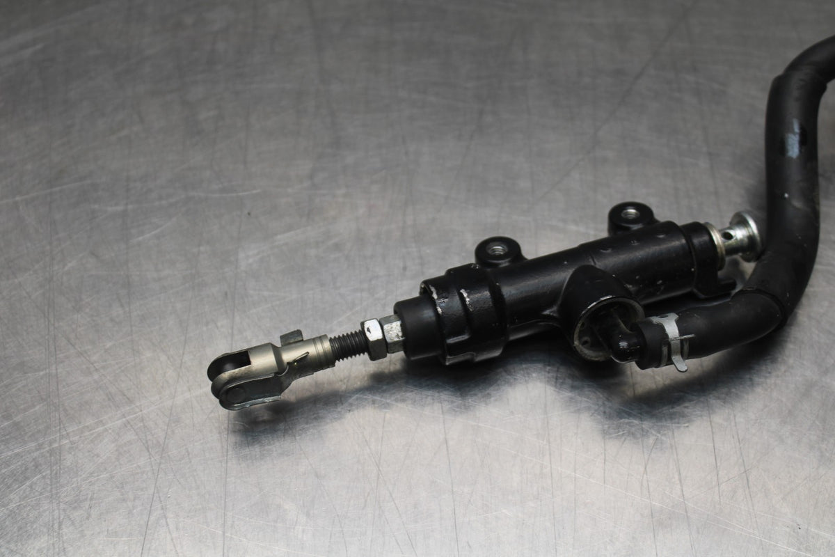09 SUZUKI GSXR1000 REAR BACK BRAKE MASTER CYLINDER W RESERVOIR BB777