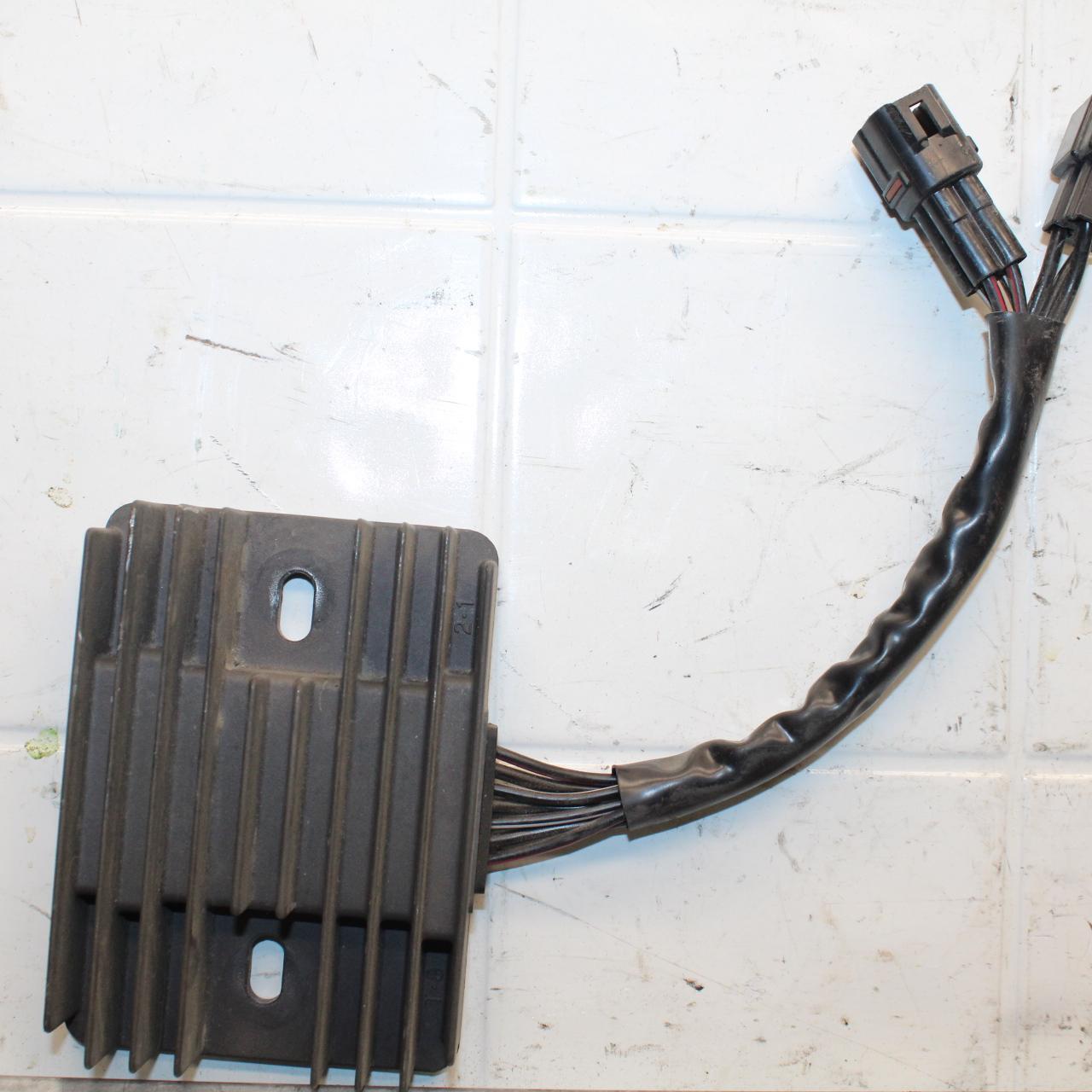 2008 Suzuki GSXR600 RECTIFIER VOLTAGE REGULATOR 32800-18H00 32831-37H00 BB593