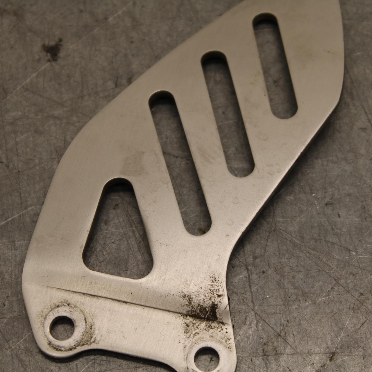 06-07 SUZUKI GSXR750 RIGHT AND LEFT PAIR REARSET HEEL GUARD COVER  BB645