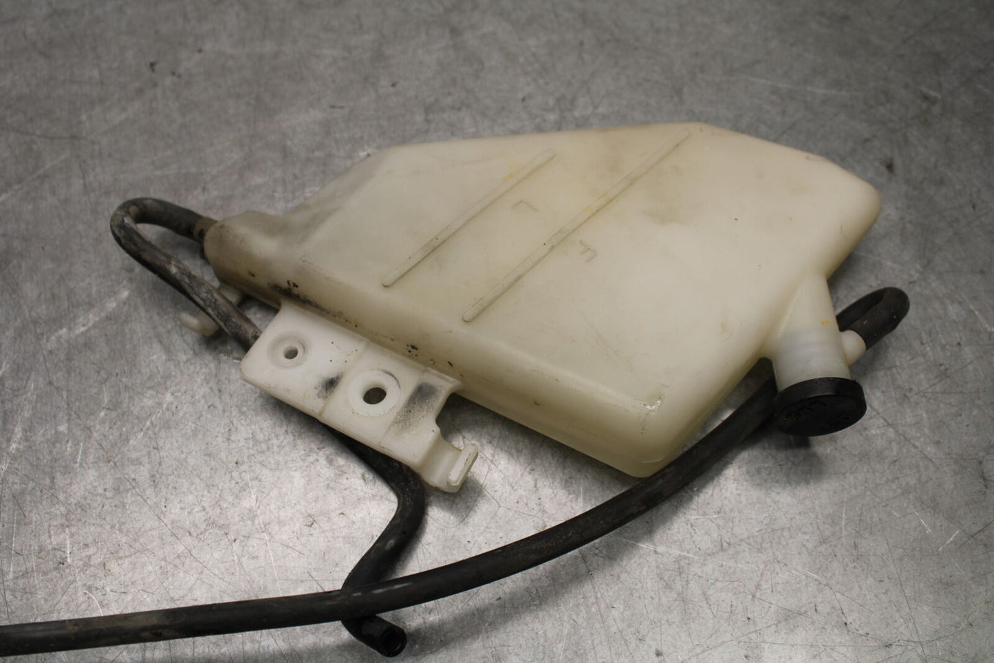 05-06 SUZUKI GSXR1000 COOLANT WATER TANK RESERVOIR BOTTLE 17910-41G00 BB663