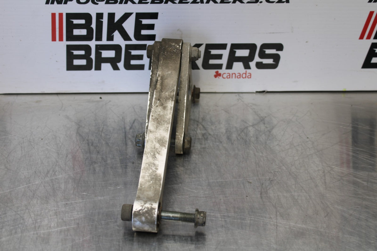 04-05 YAMAHA YZF R1 REAR DOGBONE SHOCK LINKAGE LINK BB173
