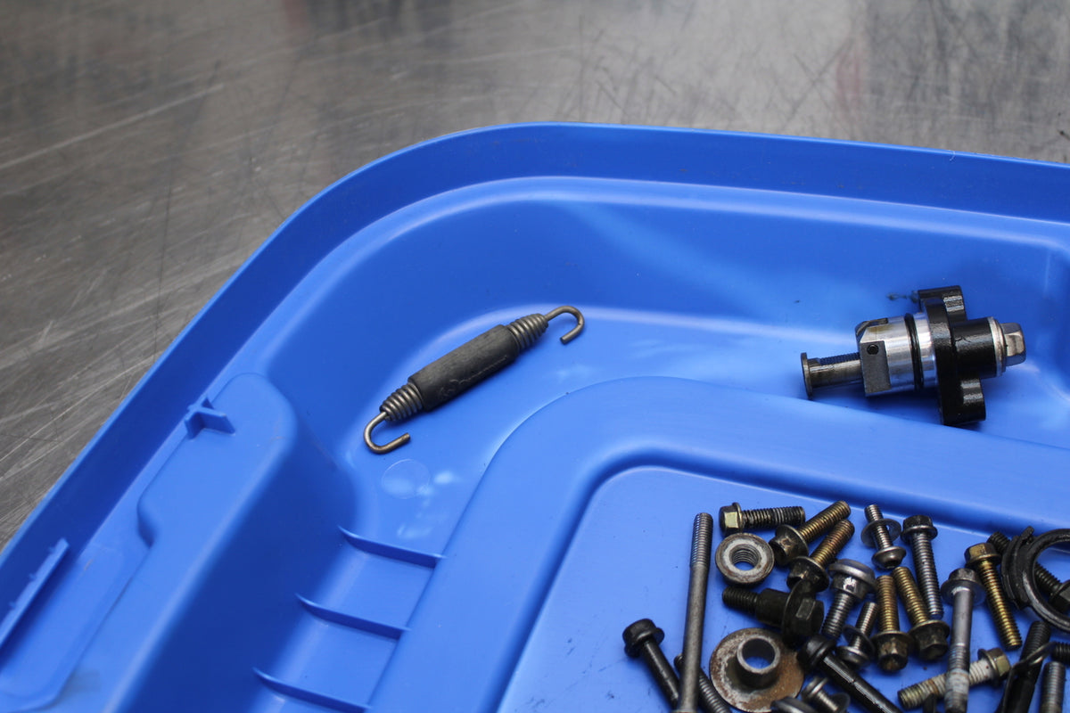 04-05 KAWASAKI NINJA ZX10R ENGINE MOUNTING BOLTS HARDWARE MOTOR SCREWS BB163