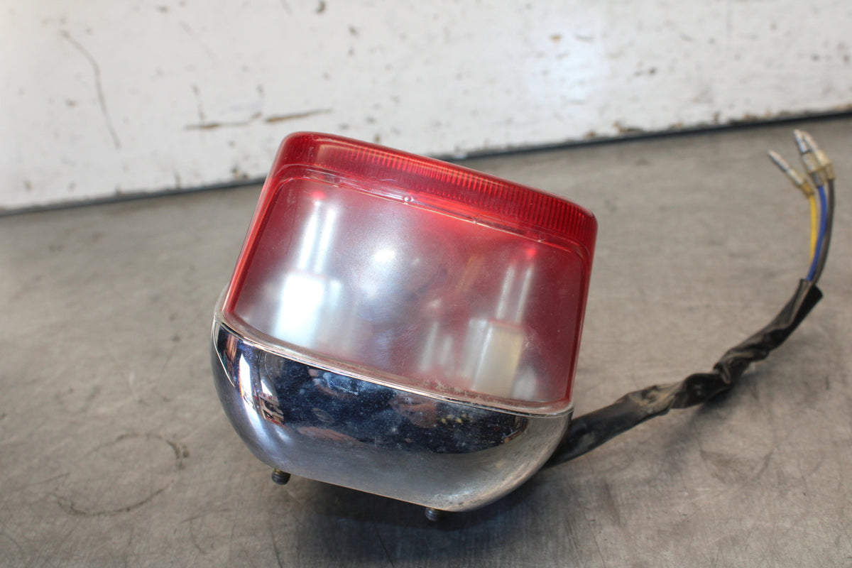 05-06 YAMAHA ROYAL STAR TAILLIGHT REAR TAIL BRAKE LIGHT BB697