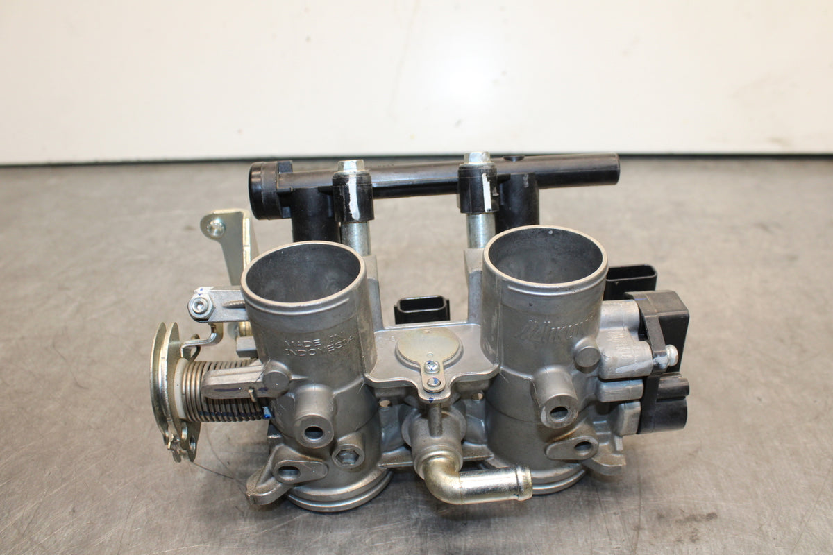 19-21 YAMAHA YZF R3 MAIN FUEL INJECTORS / THROTTLE BODIES BB121