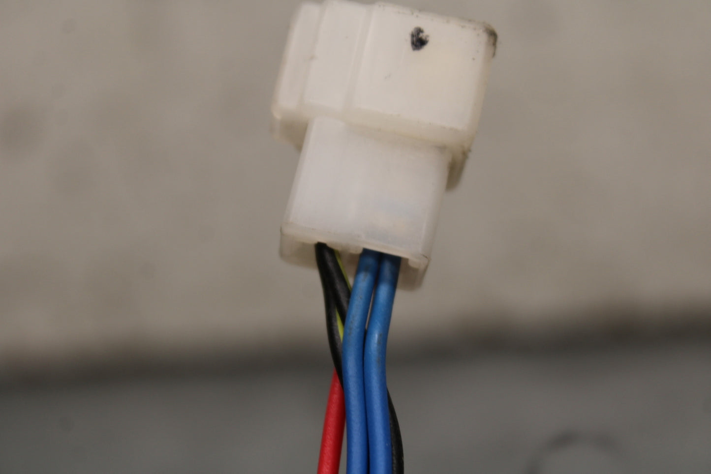 03 KAWASAKI ZX12R  REAR TAIL TAILLIGHT BACK BRAKE LIGHT BB472