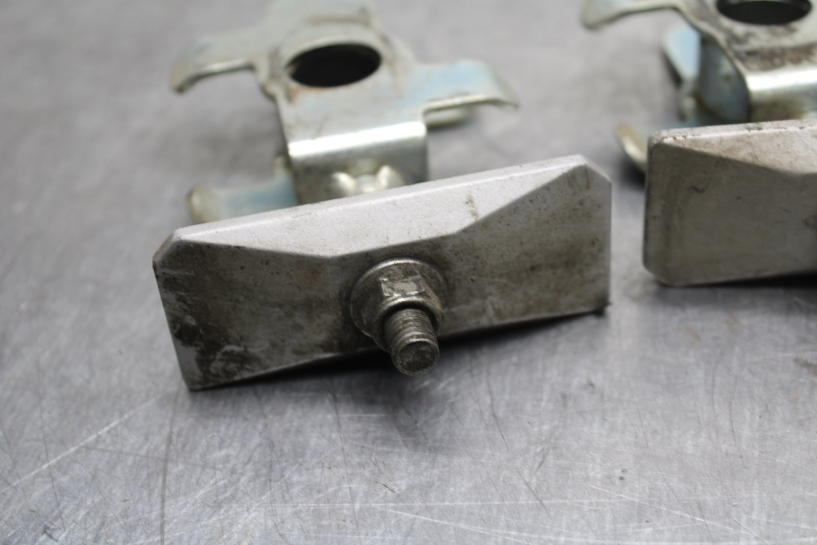 03 SUZUKI SV650S SWINGARM CHAIN TENSIONER ADJUSTMENT BRACKETS  BB130