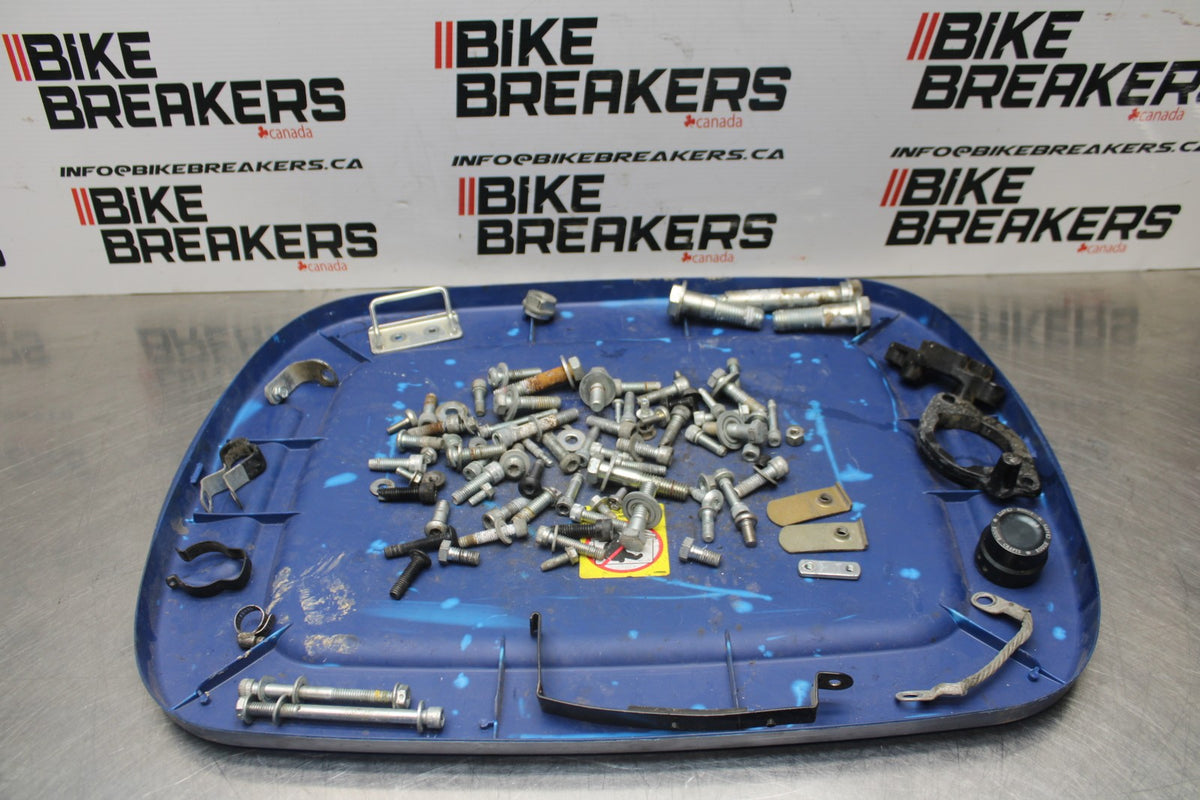 09 HARLEY-DAVIDSON SPORTSTER 1200 CUSTOM XL1200C MOUNTING BOLTS HARDWARE BB776