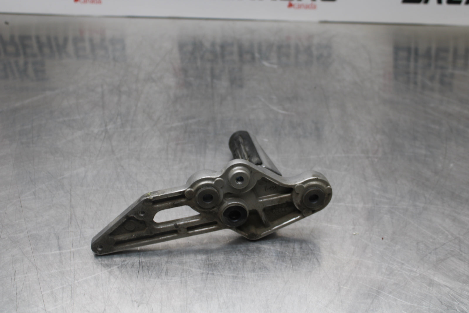 14-17 YAMAHA FZ07 LEFT REARSET REAR SET DRIVER FOOT PEG REST STOP BB162