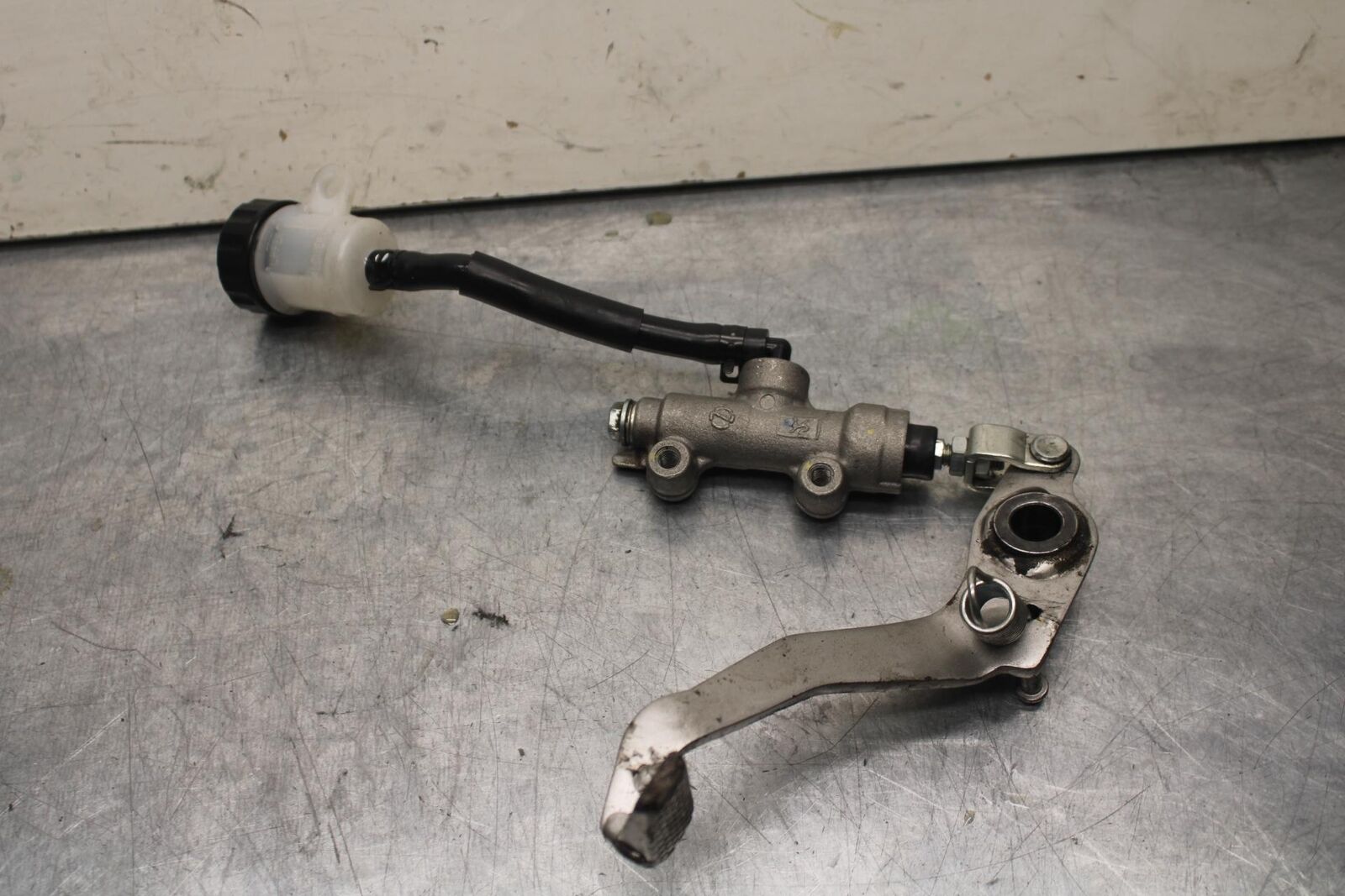 12-17 KAWASAKI ER-6N Z650 REAR BACK BRAKE MASTER CYLINDER W RESERVOIR BB607