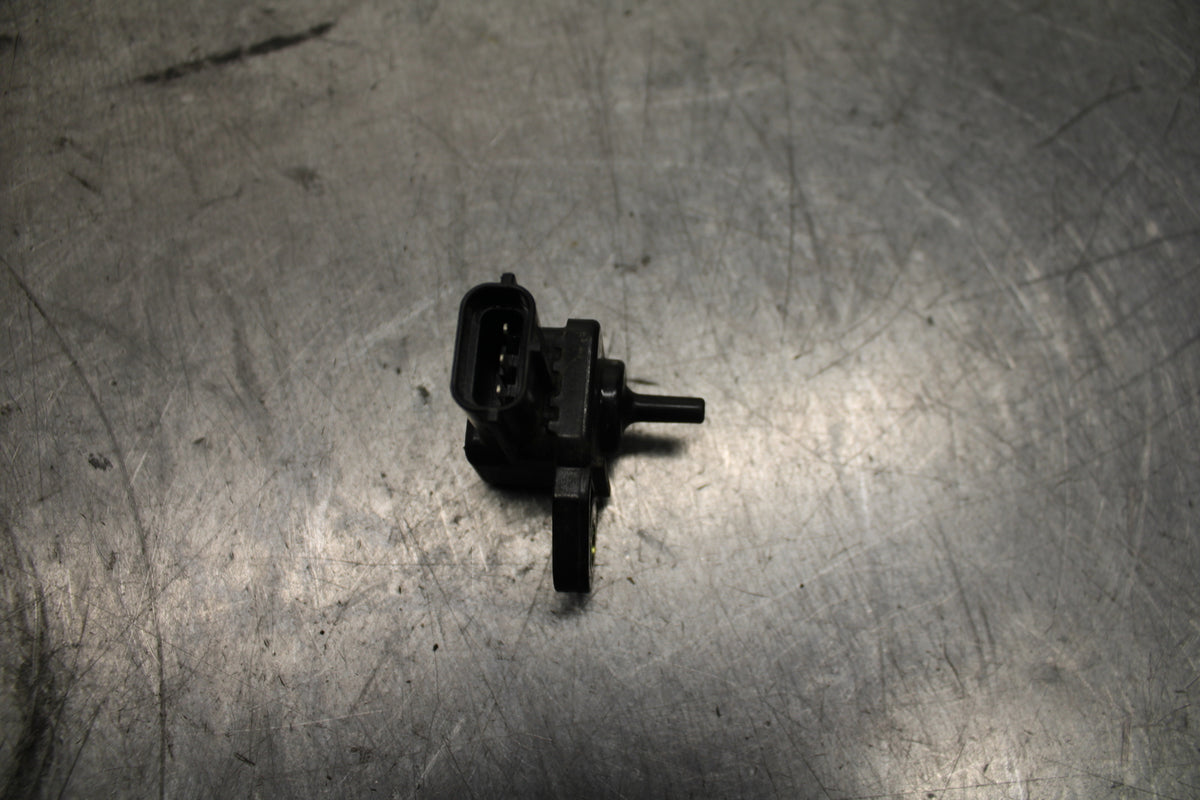 03-04 TRIUMPH DAYTONA 600 MAP MASS AIR FLOW PRESSURE SENSOR BB745