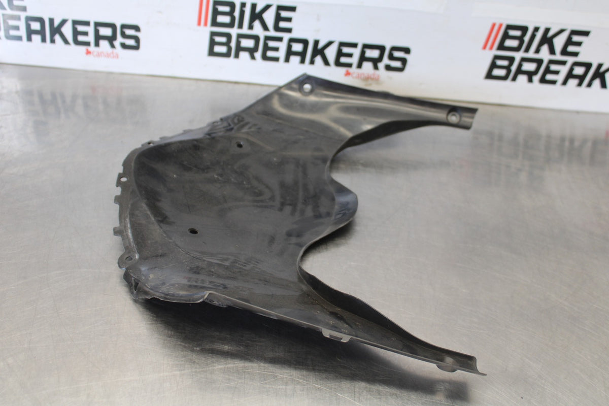 11-26 SUZUKI GSXR750 LOWER FRONT UPPER INNER HEADLIGHT COWL FAIRING  BB882