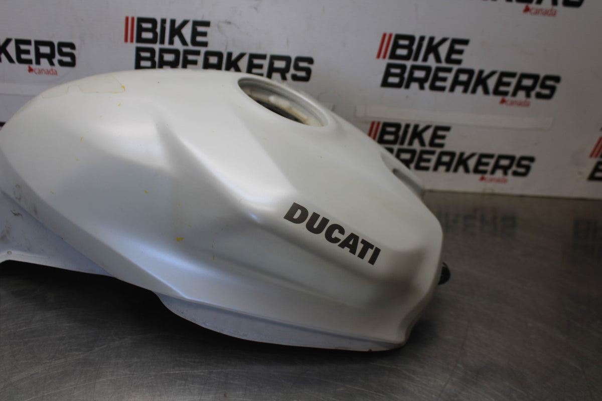 16 DUCATI 959 PANIGALE GAS TANK FUEL CELL PETROL RESERVOIR BB912