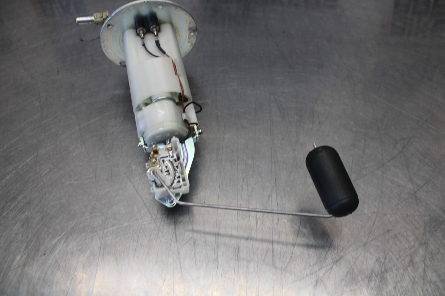 07 SUZUKI GSXR1000 FUEL PUMP GAS PETROL SENDER UNIT 15100-21H00 BB770