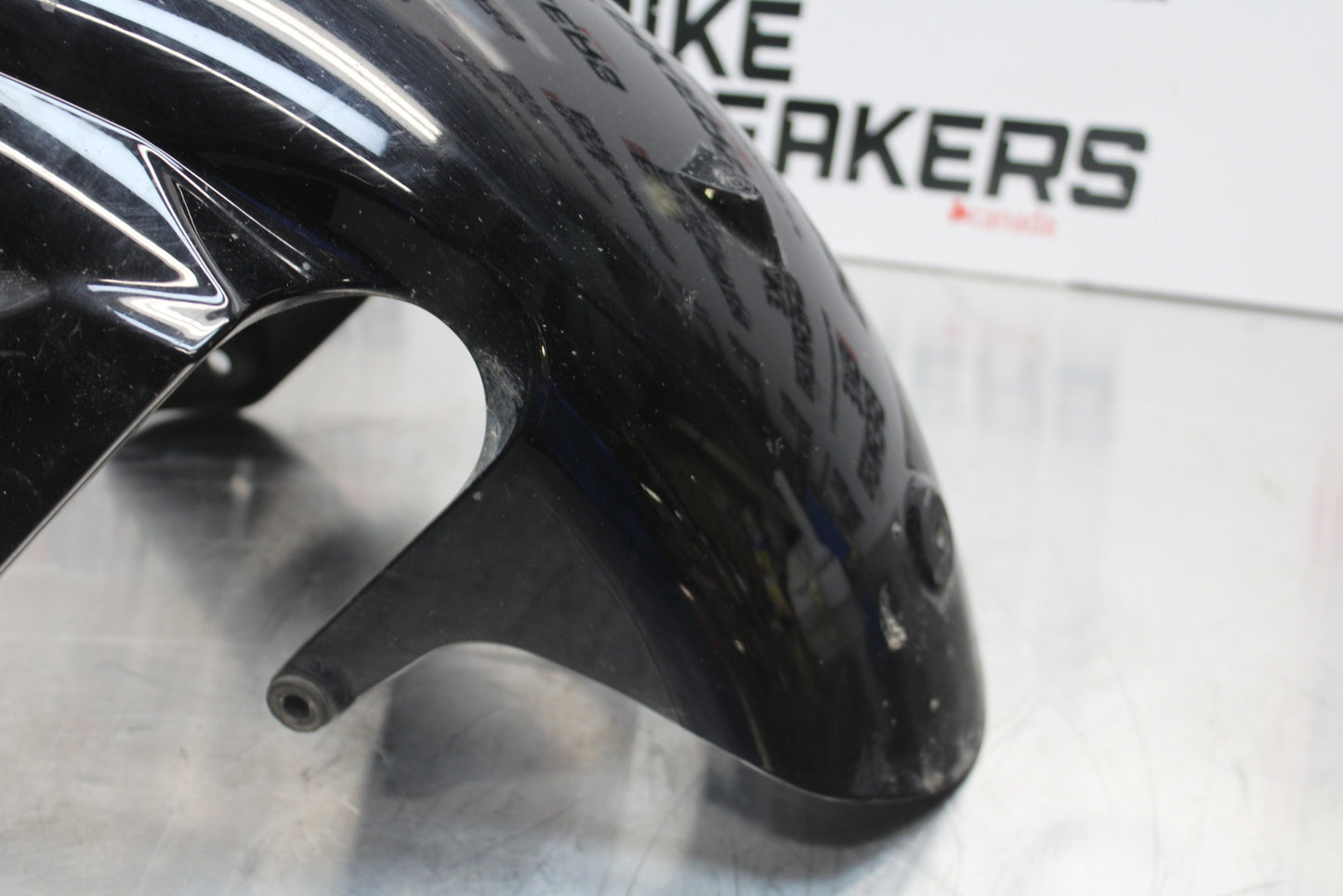 11 SUZUKI GSXR1000 FRONT WHEEL FENDER COWL FAIRING BB142