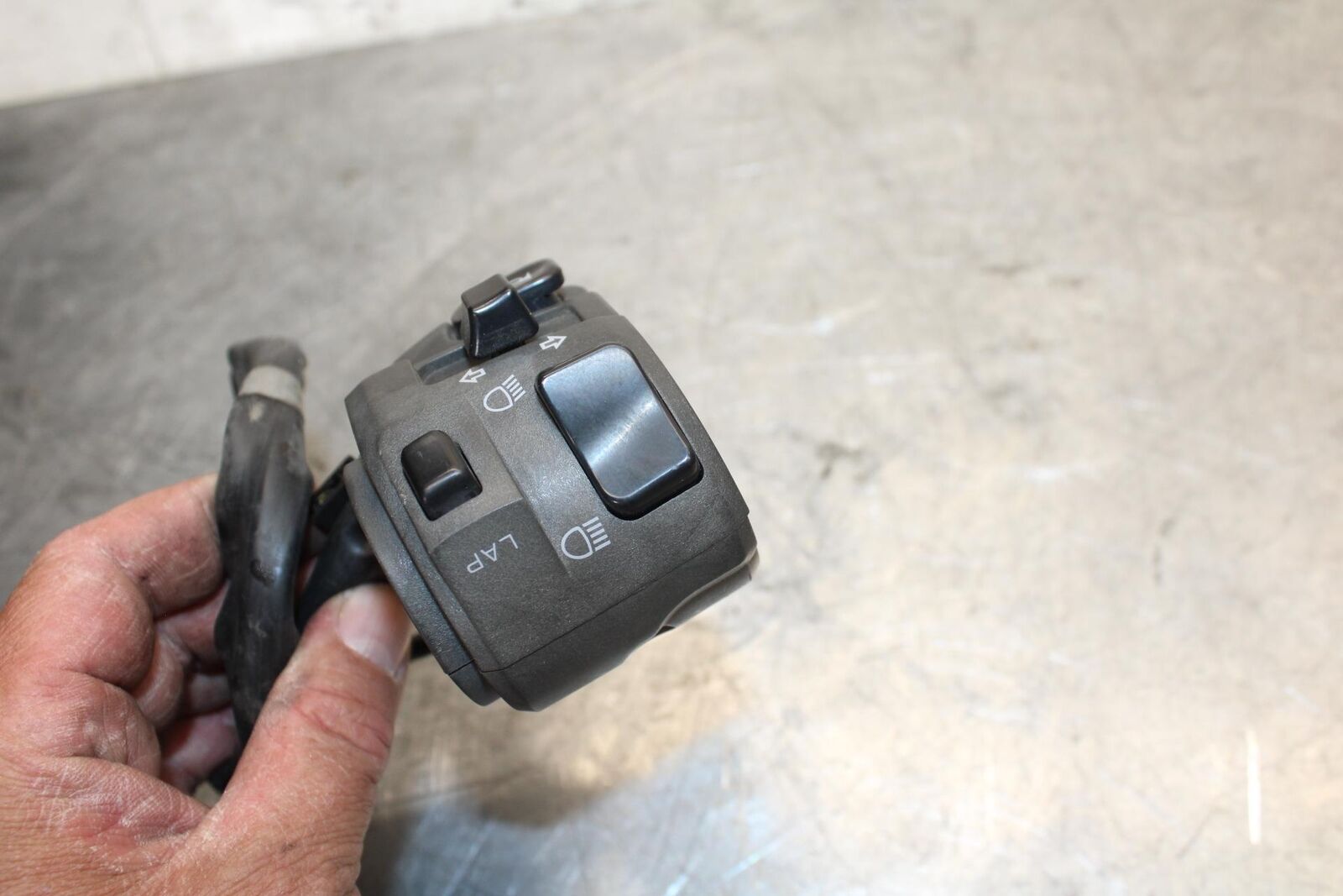 2008 Kawasaki Ninja ZX10R ZX1000E LEFT CLIP ON HANDLE HORN SIGNALS SWITCH BB524