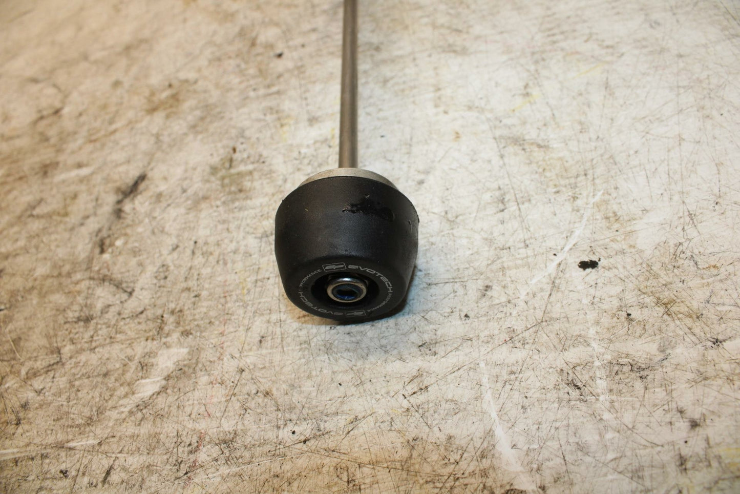 16-21 YAMAHA XSR900 EVOTECH FRONT WHEEL  AXLE  BOBBIN BB370